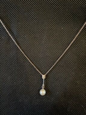 Arrow Pearl Drop Necklace - White Pearl on Sterling Silver Chain